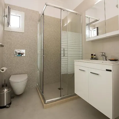 Nireas Mykonos Downtown Apartment *